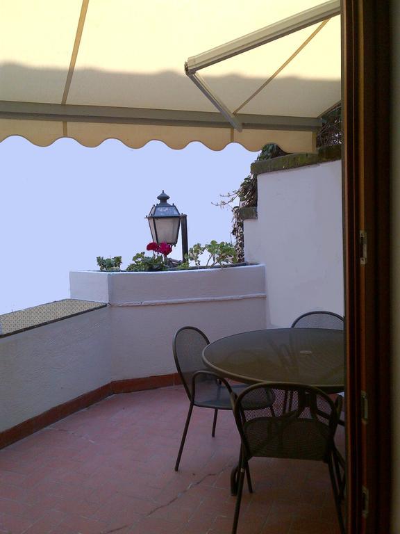 Il Pozzo Apartment Sorrento Cameră foto